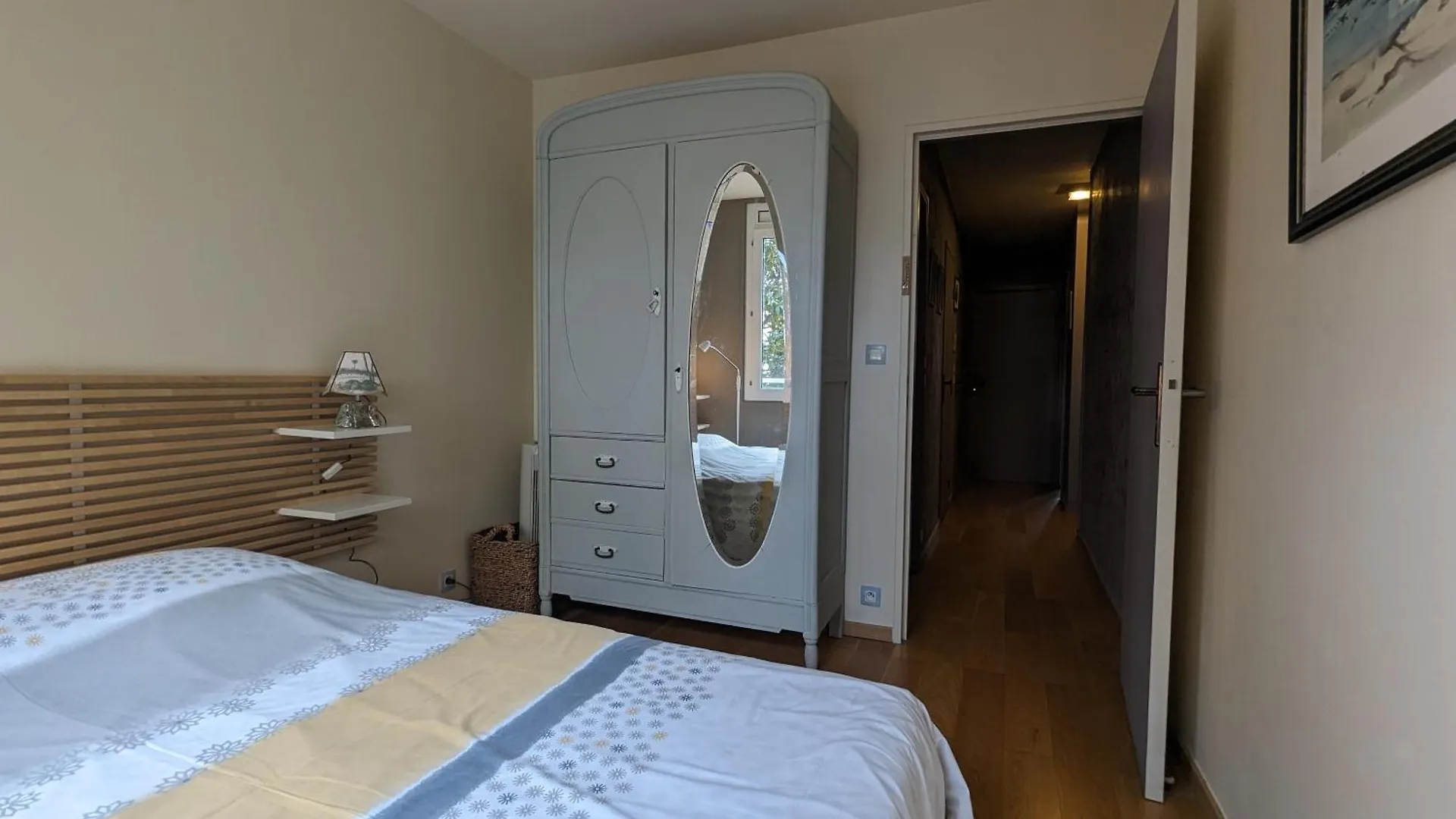 Appartement Familial - Haut Canal St Martin Paris Apartment